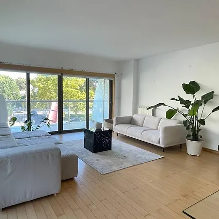 Lux 521 Letter 아파트